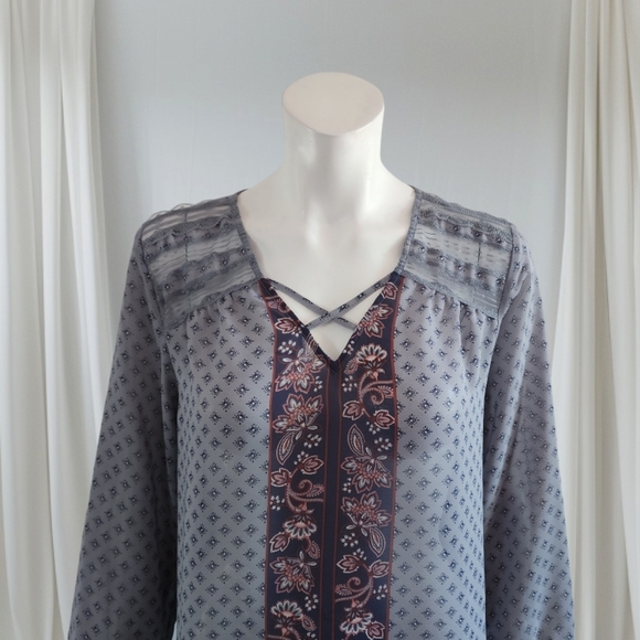 Maurices long sleeve boho tunic with lace and crisscross neckline,size L - Picture 3 of 8